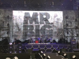 MR.BIG 2017年武道館公演 ステージ 開演前